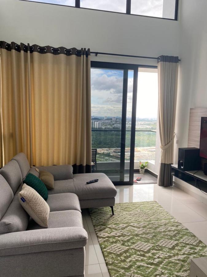 Eco Nest 3 Bedroom Duplex Apartment Nusajaya  Buitenkant foto
