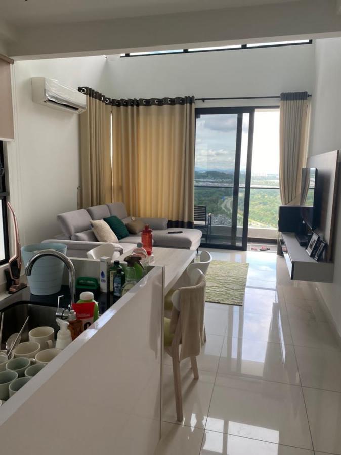 Eco Nest 3 Bedroom Duplex Apartment Nusajaya  Buitenkant foto