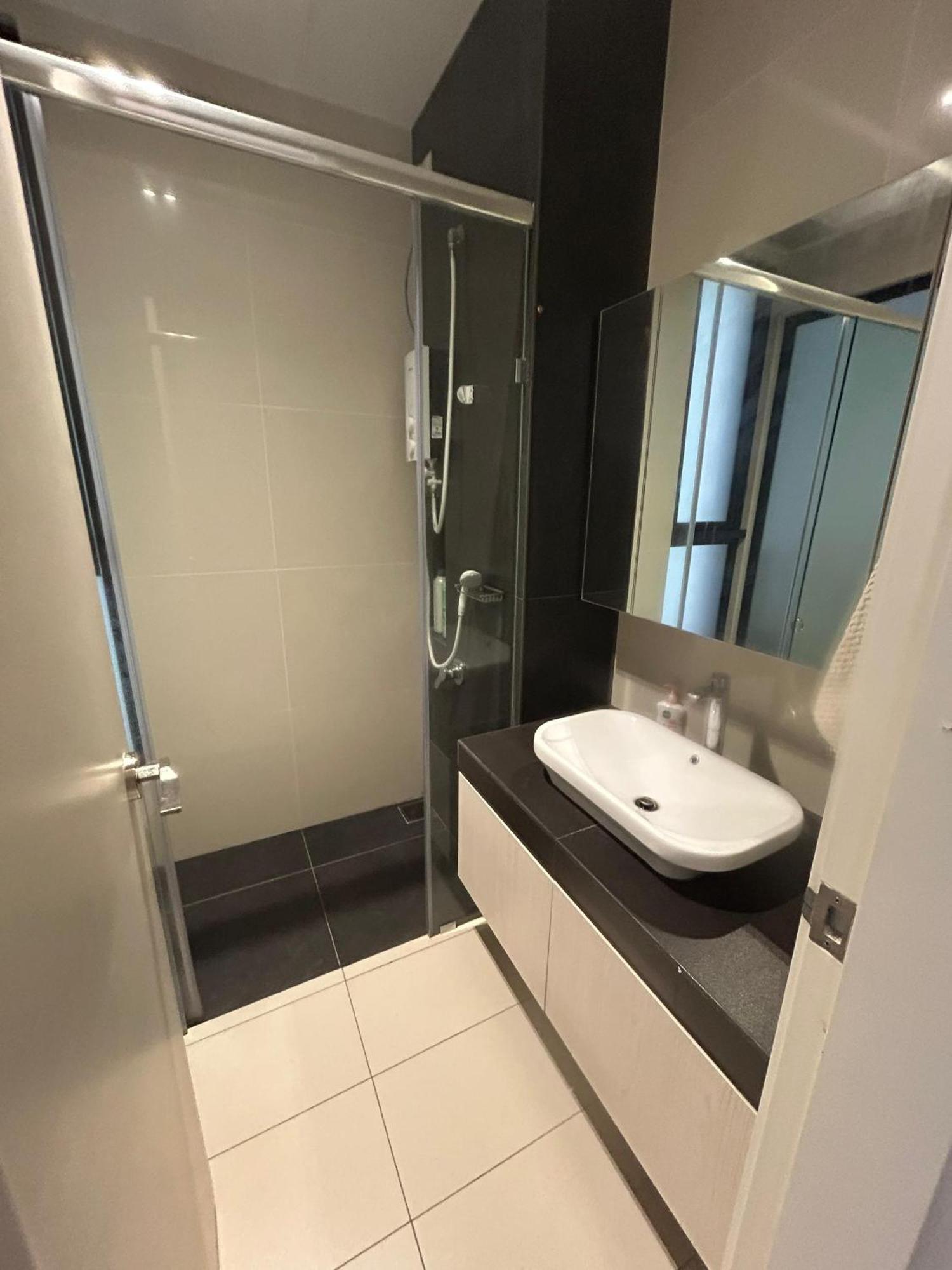 Eco Nest 3 Bedroom Duplex Apartment Nusajaya  Buitenkant foto